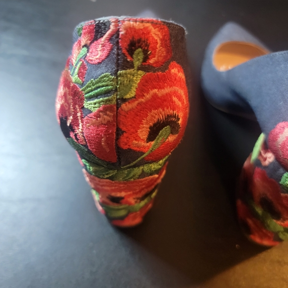 Jessica Simpson Denim High Heels - Picture 2 of 6